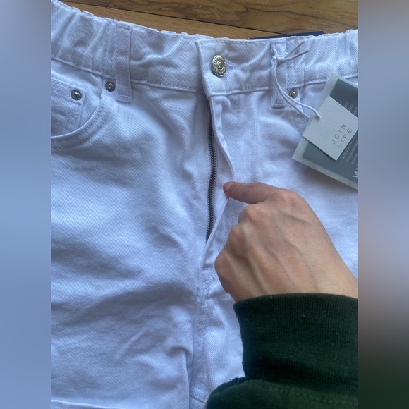 High Rise Denim Mom Shorts With Elastic Detail in White - Picture 5 of 10